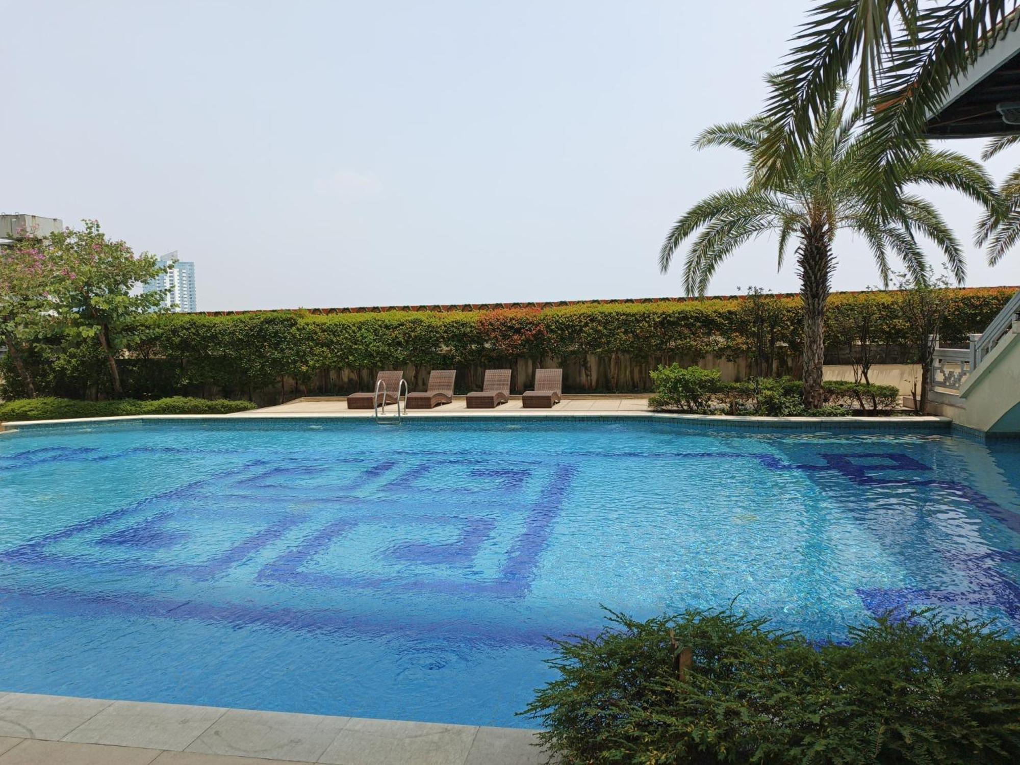 2Br Lucky Tower Residence Jakarta Old Town Top Floor Condo 外观 照片